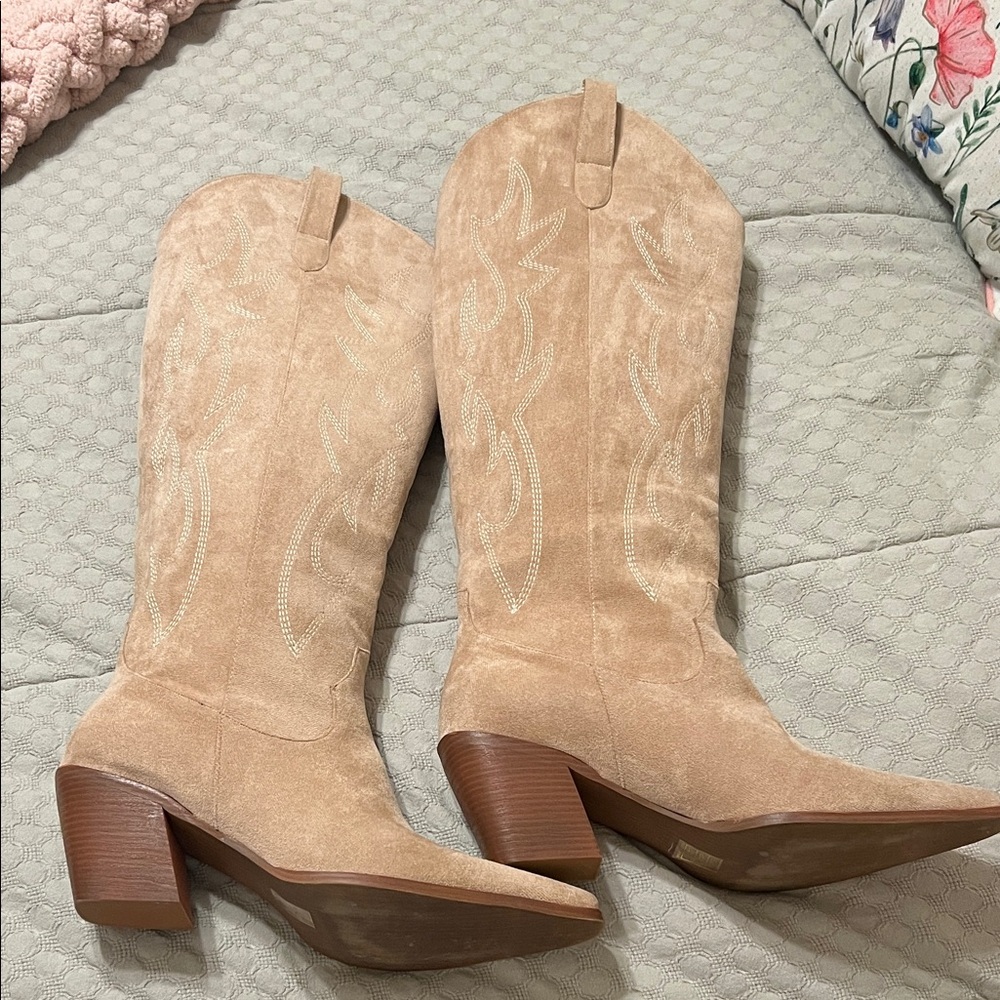 Tan Suede Western Boots